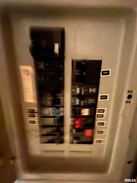 Tiny photo for 1000 DOVER Street, Centralia, IL 62801 (MLS # EB460523)