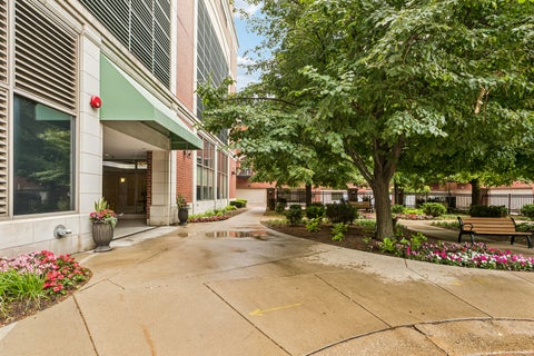 Tiny photo for 1717 S PRAIRIE Avenue #2206, Chicago, IL 60616 (MLS # 12684222)