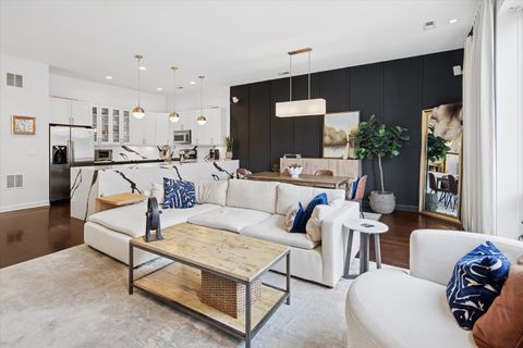 Tiny photo for 1550 N Bell Avenue #2B, Chicago, IL 60647 (MLS # 12564104)