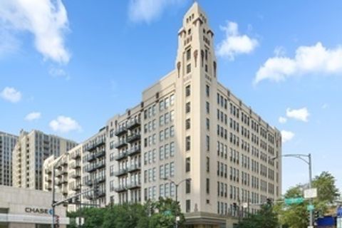 758 N LARRABEE Street 811 Chicago IL 60654