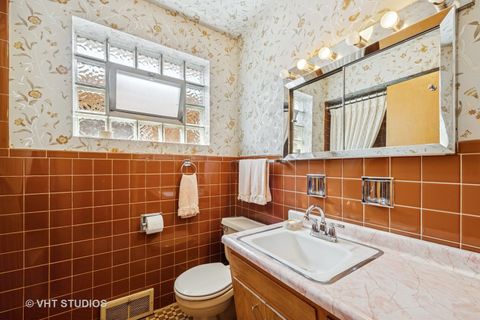 Tiny photo for 4143 W Devon Avenue, Chicago, IL 60646 (MLS # 12478786)
