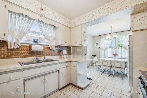 Tiny photo for 4143 W Devon Avenue, Chicago, IL 60646 (MLS # 12478786)