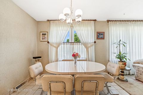 Tiny photo for 4143 W Devon Avenue, Chicago, IL 60646 (MLS # 12478786)