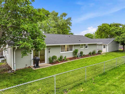 Tiny photo for 927 E Sayles Drive, Palatine, IL 60074 (MLS # 12677521)