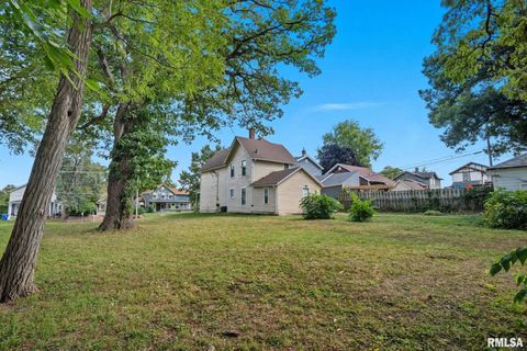 Tiny photo for 1222 PERSHING Avenue, Davenport, IA 52803 (MLS # QC4267866)