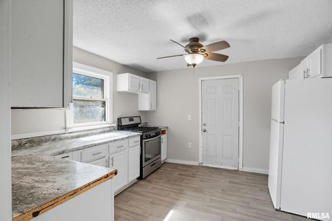 Tiny photo for 1222 PERSHING Avenue, Davenport, IA 52803 (MLS # QC4267866)