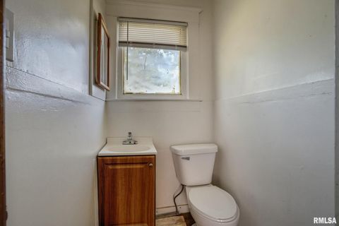 Tiny photo for 1222 PERSHING Avenue, Davenport, IA 52803 (MLS # QC4267866)