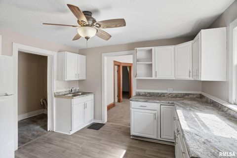 Tiny photo for 1222 PERSHING Avenue, Davenport, IA 52803 (MLS # QC4267866)