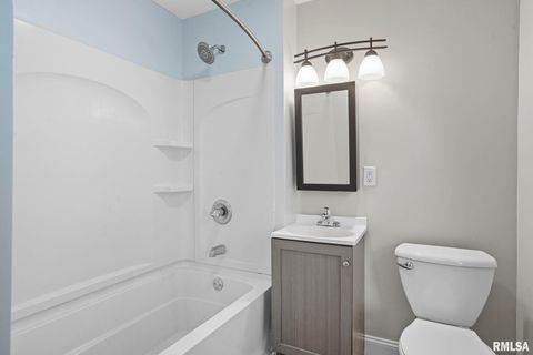 Tiny photo for 1222 PERSHING Avenue, Davenport, IA 52803 (MLS # QC4267866)