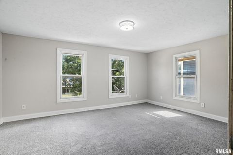 Tiny photo for 1222 PERSHING Avenue, Davenport, IA 52803 (MLS # QC4267866)