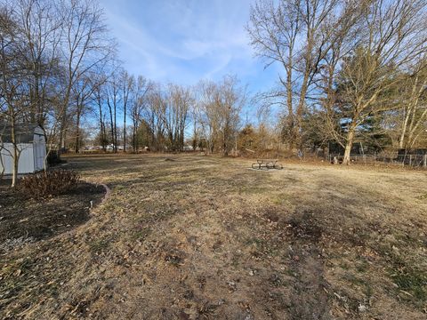Tiny photo for 820 Airport Road, Mt Vernon, IL 62864 (MLS # 12569625)