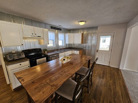 Tiny photo for 820 Airport Road, Mt Vernon, IL 62864 (MLS # 12569625)