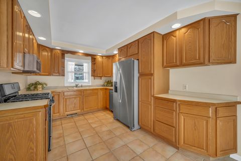 Tiny photo for 1129 N Cumberland Circle, McHenry, IL 60050 (MLS # 12596208)