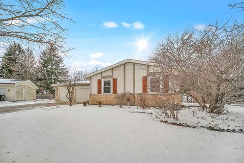 Tiny photo for 1129 N Cumberland Circle, McHenry, IL 60050 (MLS # 12596208)