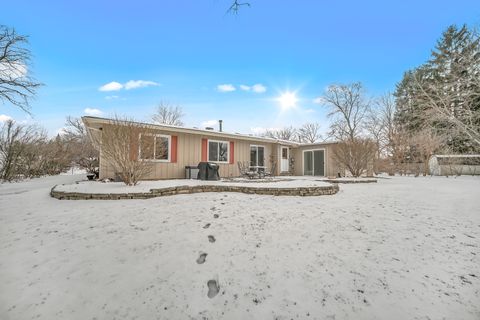 Tiny photo for 1129 N Cumberland Circle, McHenry, IL 60050 (MLS # 12596208)