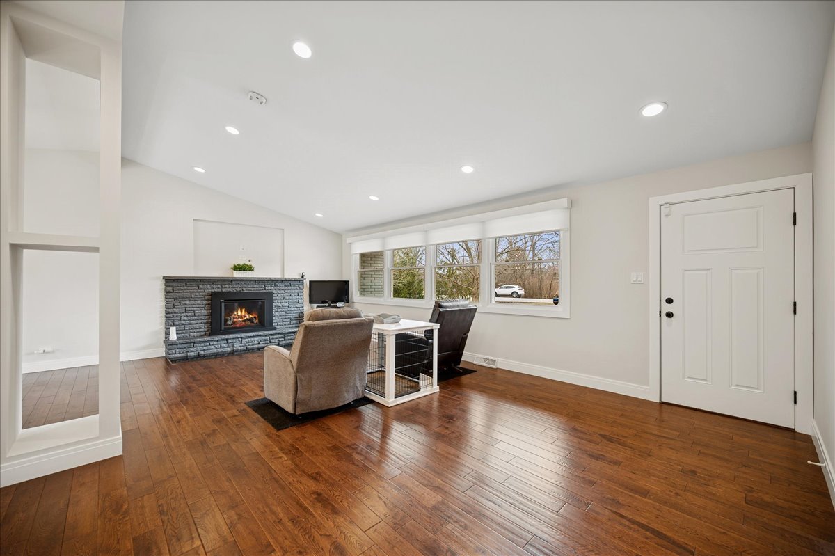 2640 FOREST GLEN Trail