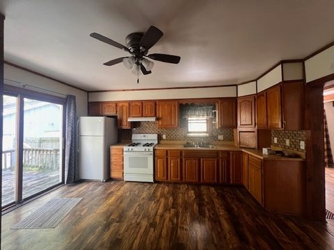 Tiny photo for 300 N Maltby Street, Waynesville, IL 61778 (MLS # 12502486)