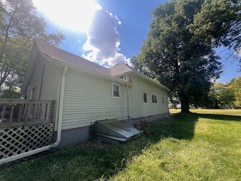 Tiny photo for 300 N Maltby Street, Waynesville, IL 61778 (MLS # 12502486)