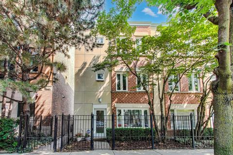 3900 N Fremont Street I Chicago IL 60613