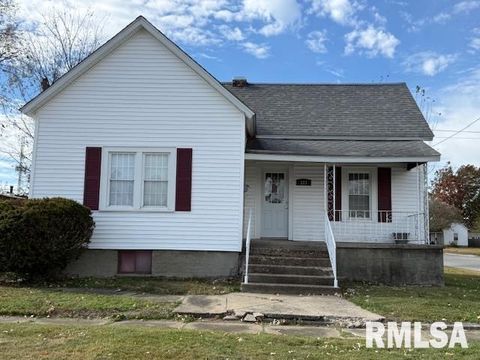 Photo of 121 N 9TH Street, Herrin, IL 62948 (MLS # EB460470)