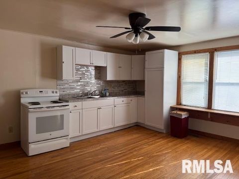 Tiny photo for 121 N 9TH Street, Herrin, IL 62948 (MLS # EB460470)