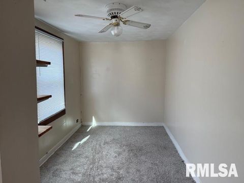 Tiny photo for 121 N 9TH Street, Herrin, IL 62948 (MLS # EB460470)