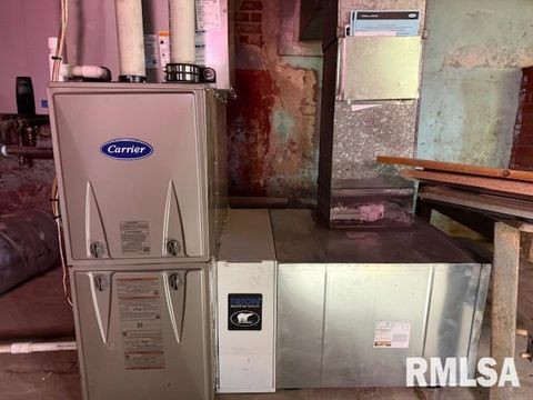 Tiny photo for 121 N 9TH Street, Herrin, IL 62948 (MLS # EB460470)