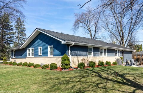 Tiny photo for 1825 E Euclid Avenue, Mount Prospect, IL 60056 (MLS # 12592487)