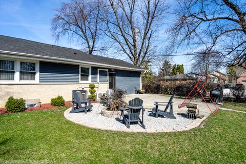 Tiny photo for 1825 E Euclid Avenue, Mount Prospect, IL 60056 (MLS # 12592487)