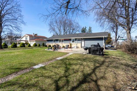 Tiny photo for 1825 E Euclid Avenue, Mount Prospect, IL 60056 (MLS # 12592487)