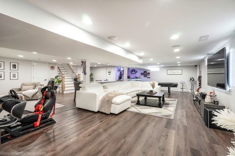 Tiny photo for 1825 E Euclid Avenue, Mount Prospect, IL 60056 (MLS # 12592487)