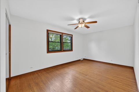 Tiny photo for 1717 N Burning Bush Lane, Mount Prospect, IL 60056 (MLS # 12648158)