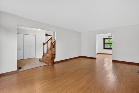 Tiny photo for 1717 N Burning Bush Lane, Mount Prospect, IL 60056 (MLS # 12648158)