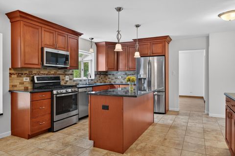Tiny photo for 1717 N Burning Bush Lane, Mount Prospect, IL 60056 (MLS # 12648158)