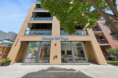 Photo of 4939 N Damen Avenue #404, Chicago, IL 60625 (MLS # 12684027)