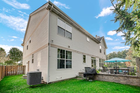 Tiny photo for 385 Post Oak Circle, West Chicago, IL 60185 (MLS # 12750666)