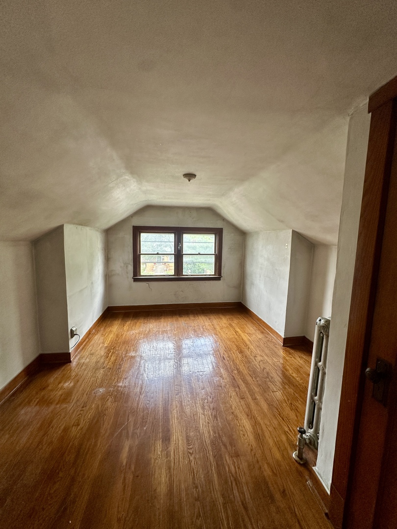 Chicago, Illinois 60641, United States, 5 Bedrooms Bedrooms, ,3 BathroomsBathrooms,Residential,Active,240041