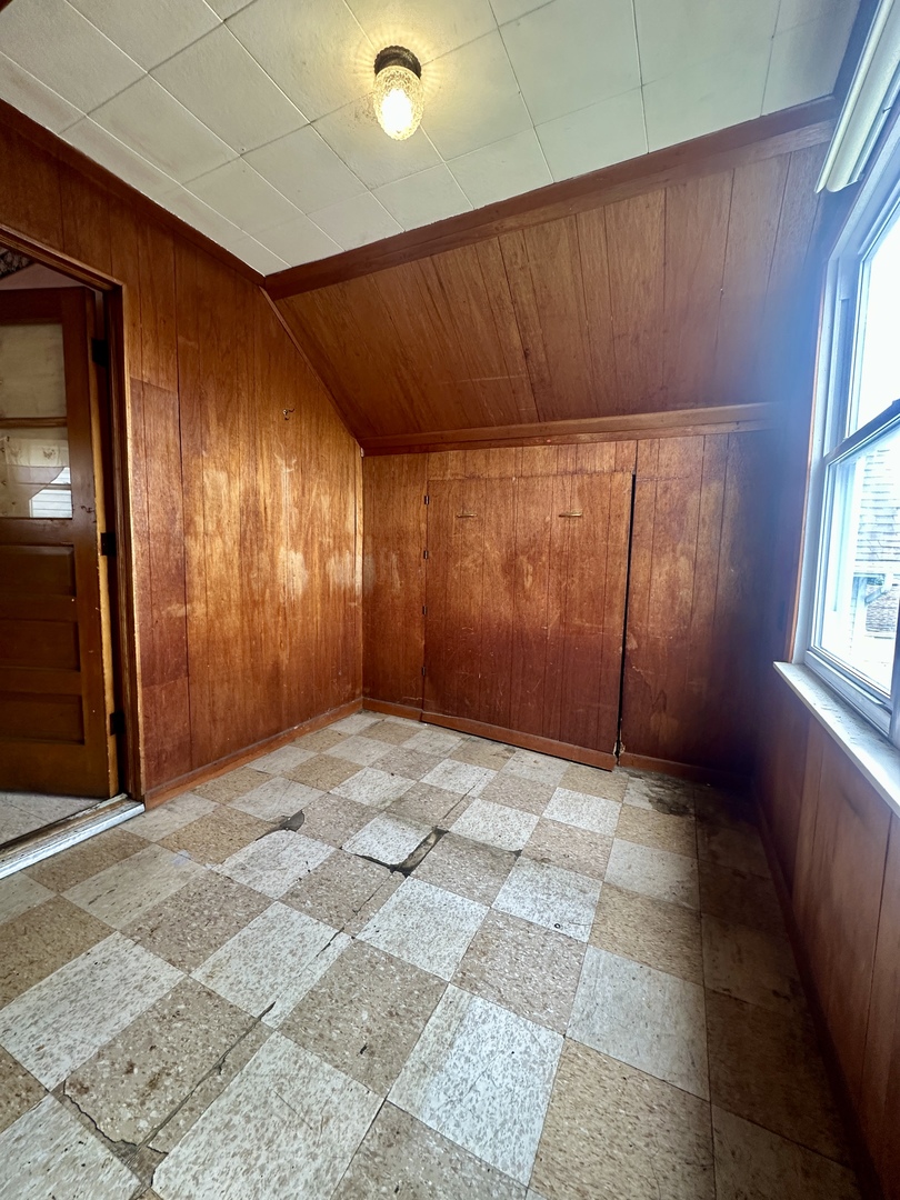 Chicago, Illinois 60641, United States, 5 Bedrooms Bedrooms, ,3 BathroomsBathrooms,Residential,Active,240041