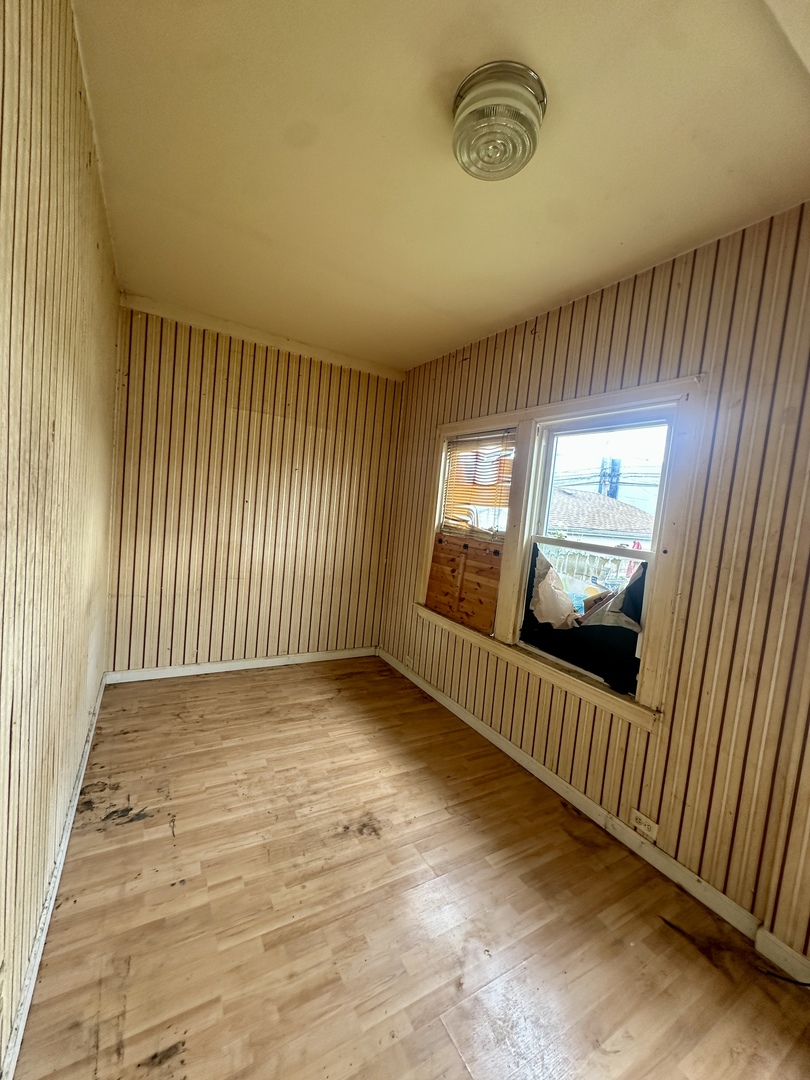 Chicago, Illinois 60641, United States, 5 Bedrooms Bedrooms, ,3 BathroomsBathrooms,Residential,Active,240041