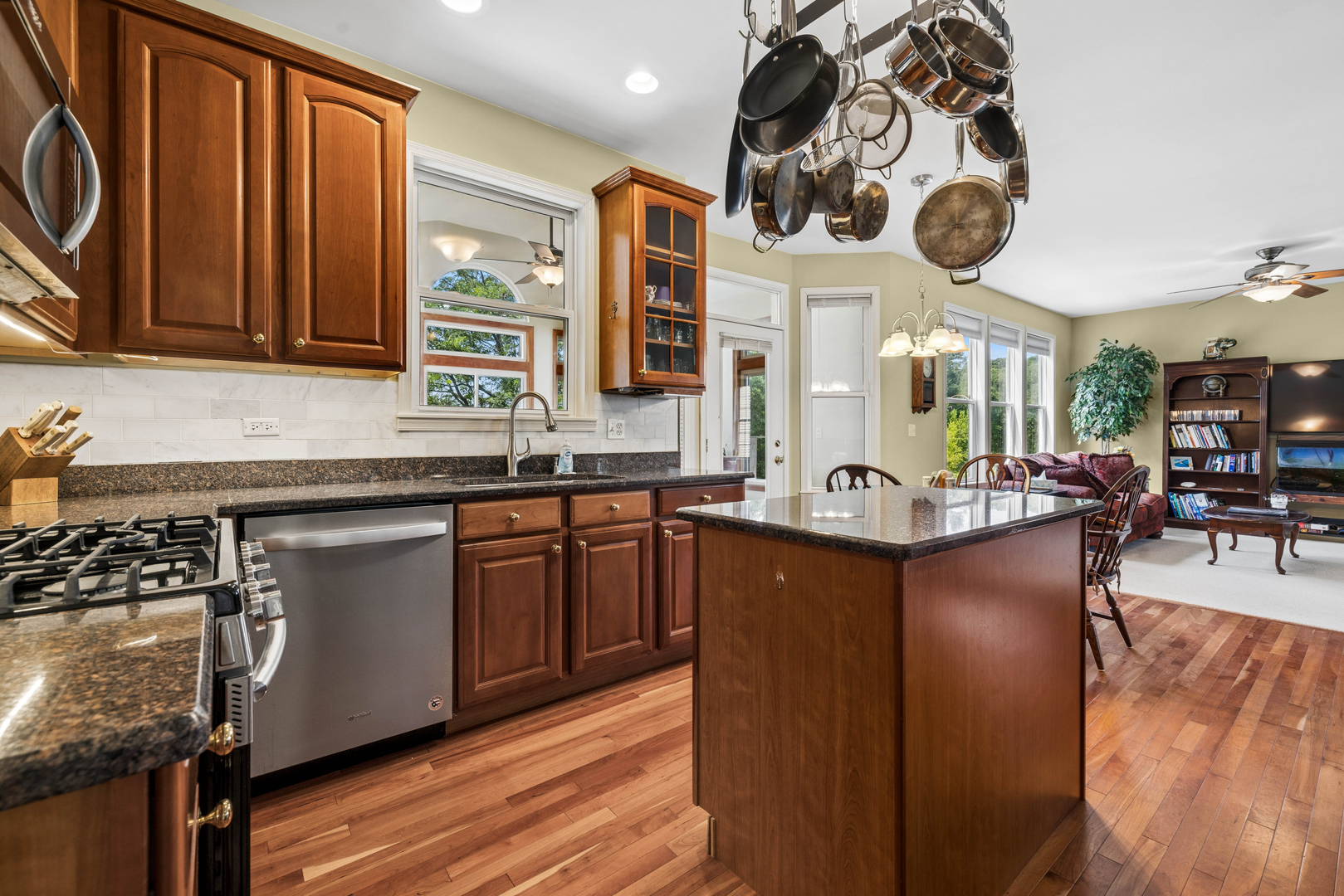 2312 W Cascade Circle