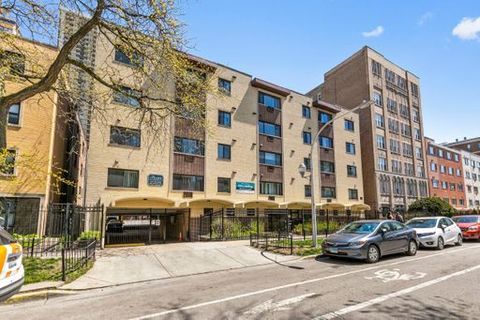 6001 N Kenmore Avenue 212 Chicago IL 60660