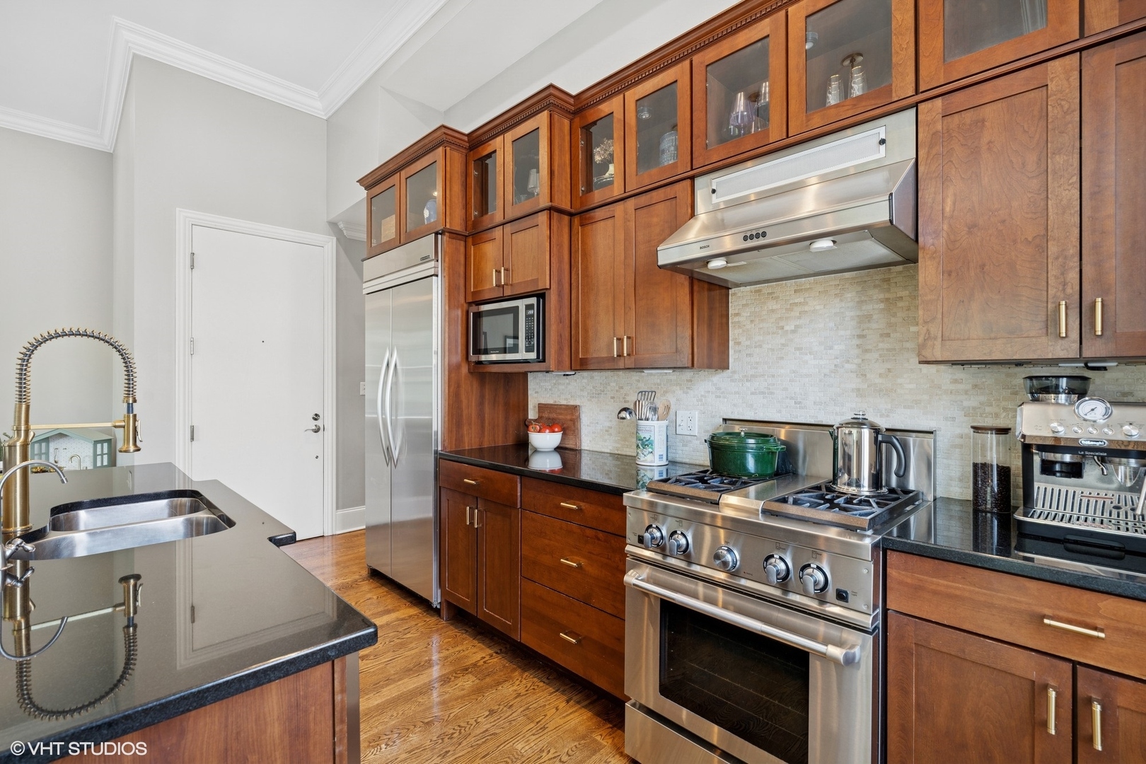 814 W Roscoe Street 3E