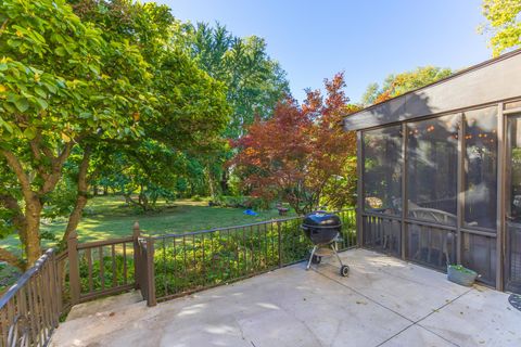 Tiny photo for 1111 E Grove Street E, Bloomington, IL 61701 (MLS # 12498099)
