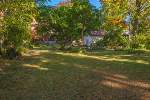 Tiny photo for 1111 E Grove Street E, Bloomington, IL 61701 (MLS # 12498099)