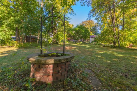 Tiny photo for 1111 E Grove Street E, Bloomington, IL 61701 (MLS # 12498099)