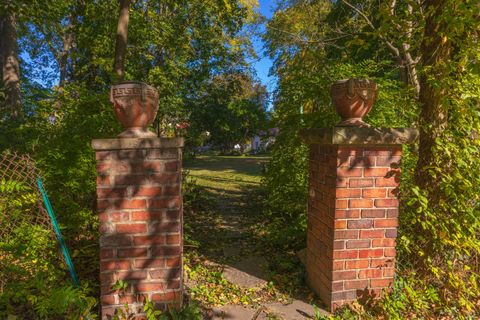 Tiny photo for 1111 E Grove Street E, Bloomington, IL 61701 (MLS # 12498099)
