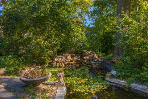 Tiny photo for 1111 E Grove Street E, Bloomington, IL 61701 (MLS # 12498099)
