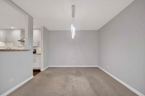 Tiny photo for 650 Murray Lane #203, Des Plaines, IL 60016 (MLS # 12618670)