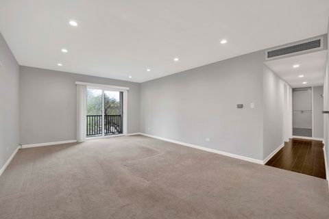 Tiny photo for 650 Murray Lane #203, Des Plaines, IL 60016 (MLS # 12618670)