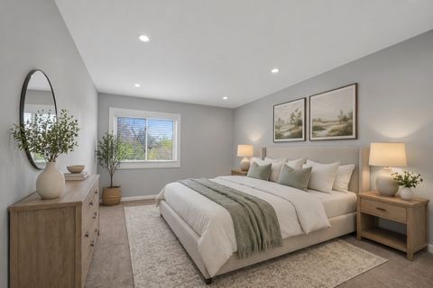 Tiny photo for 650 Murray Lane #203, Des Plaines, IL 60016 (MLS # 12618670)